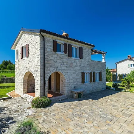 Holiday home Kornelija
