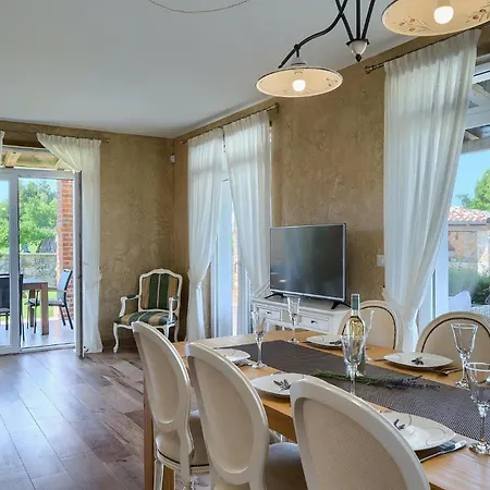 Holiday home Kornelija *
