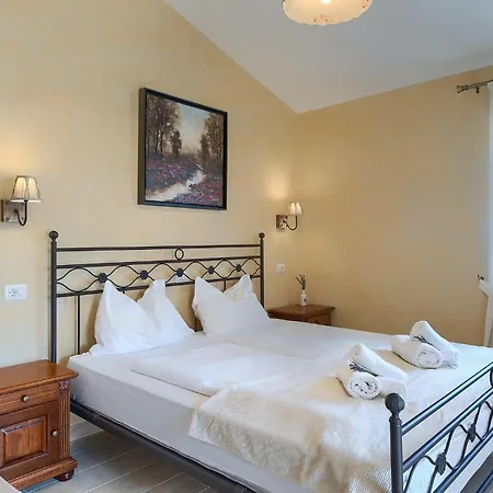 Kornelija Holiday home *
