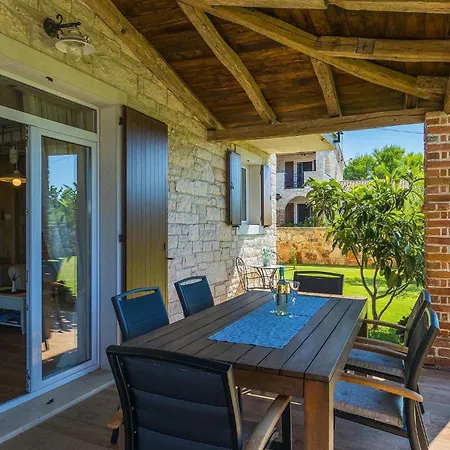 Holiday home Kornelija