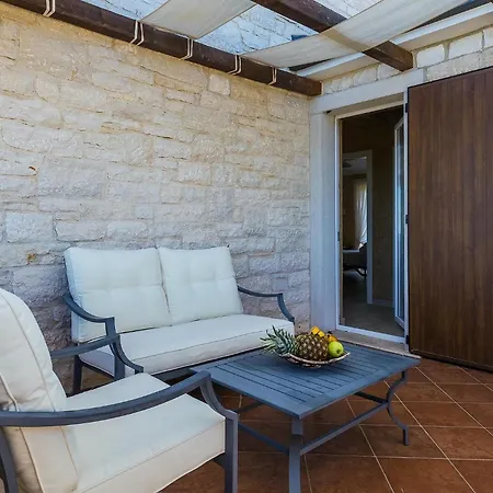 Holiday home Kornelija *
