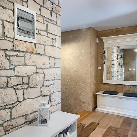 Kornelija Holiday home Porec