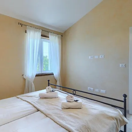 Holiday home Kornelija